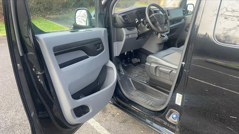 Peugeot Expert III 2.0 BlueHDi 180 Eat8 Standart Asphalt