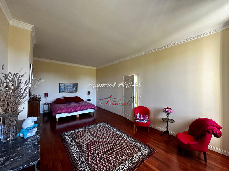 Maison - 510 m² - 11 pièces