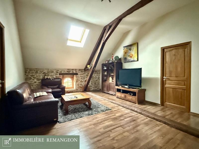 Propriété - 255 m² - 9 pièces