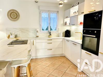 Maison - 178 m² - 8 pièces