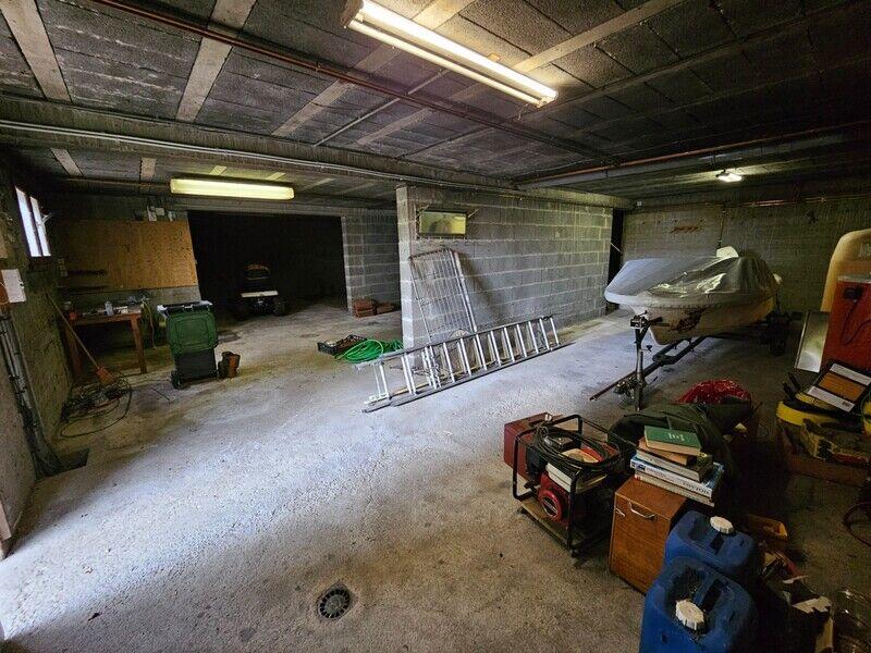 Maison - 1 m² - 6 pièces