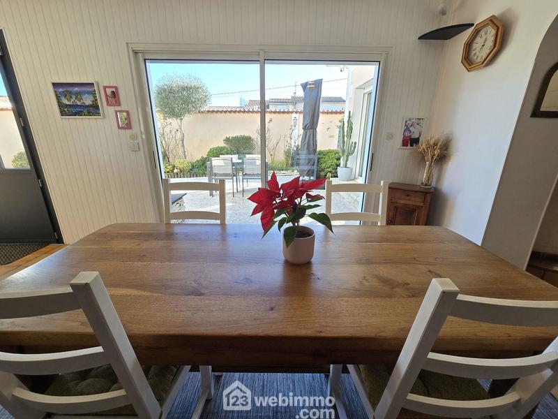 Maison - 221 m² - 5 pièces