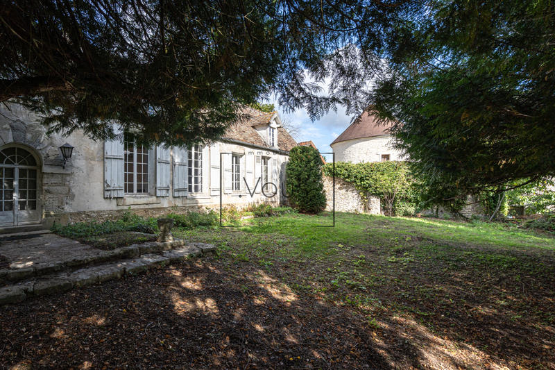Maison - 487 m² - 13 pièces