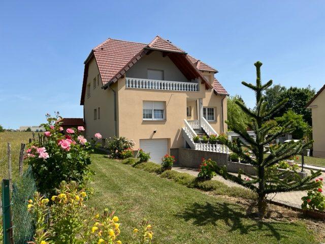 Maison - 200 m² - 7 pièces