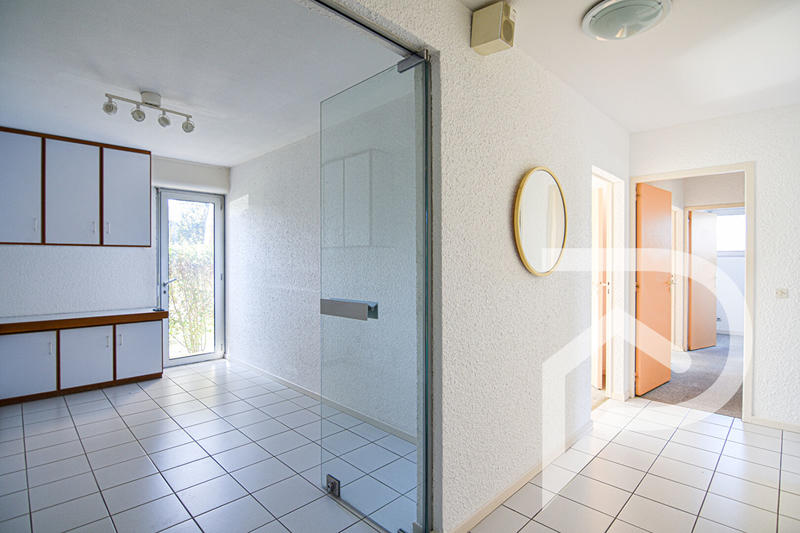 Local commercial - 135 m² - 1 pièce