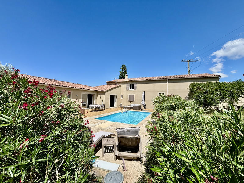 Maison - 180 m² - 6 pièces