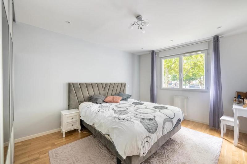 Maison - 98 m² - 5 pièces