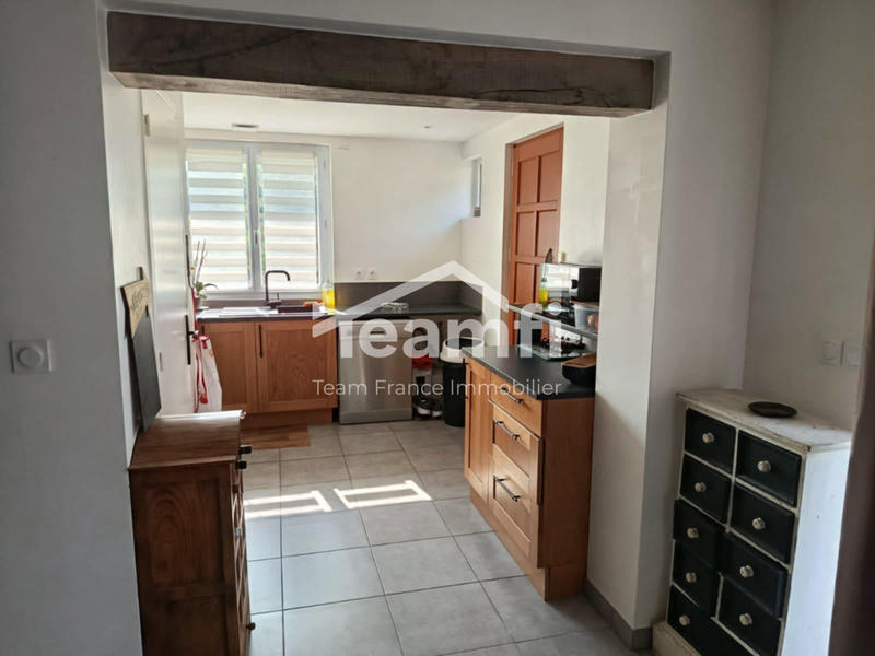 Maison - 240 m² - 8 pièces