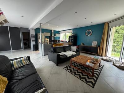 Maison - 170 m² - 6 pièces