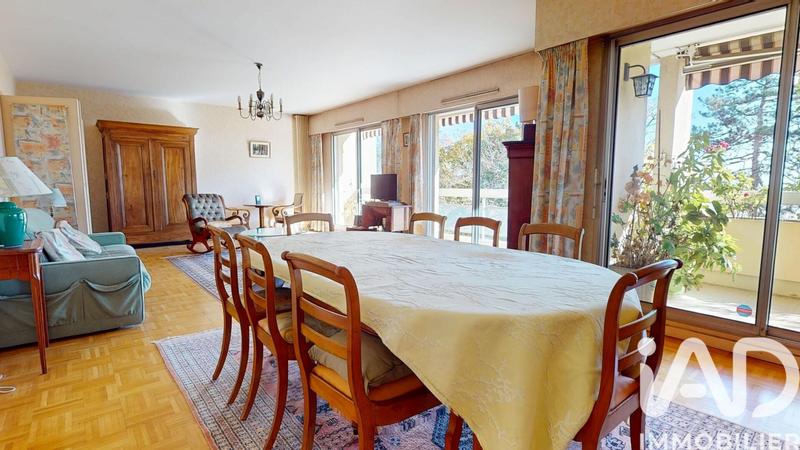 Appartement - 147 m² - 6 pièces