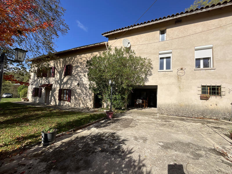 Maison - 180 m² - 7 pièces