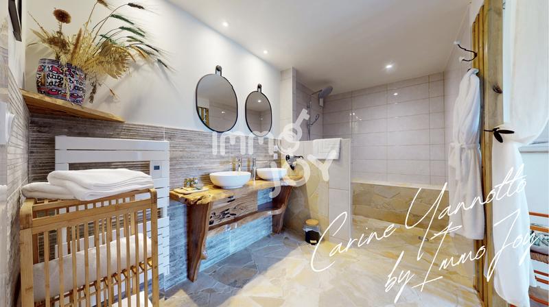 Propriété - 600 m² - 14 pièces