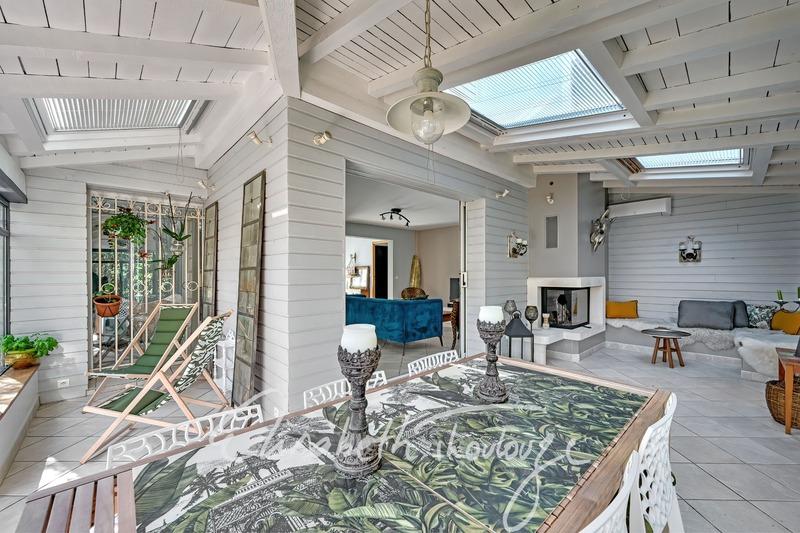 Maison - 160 m² - 8 pièces