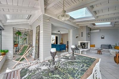 Maison - 160 m² - 8 pièces