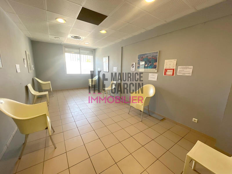 Bureau - 201 m² - 7 pièces