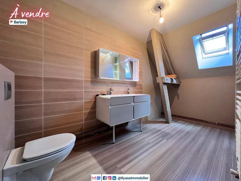 Maison - 289 m² - 10 pièces