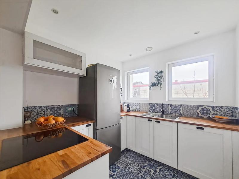 Maison - 90 m² - 4 pièces