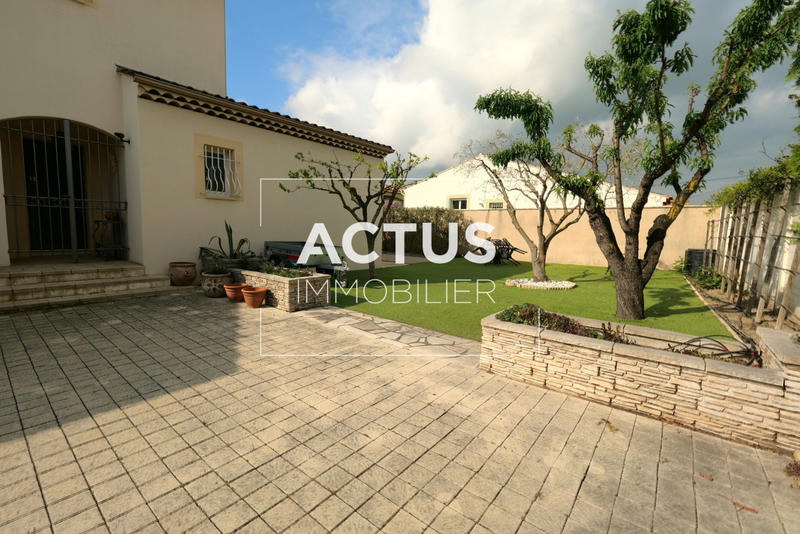 Maison - 196 m² - 7 pièces