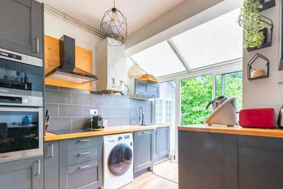 Appartement - 100 m² - 6 pièces