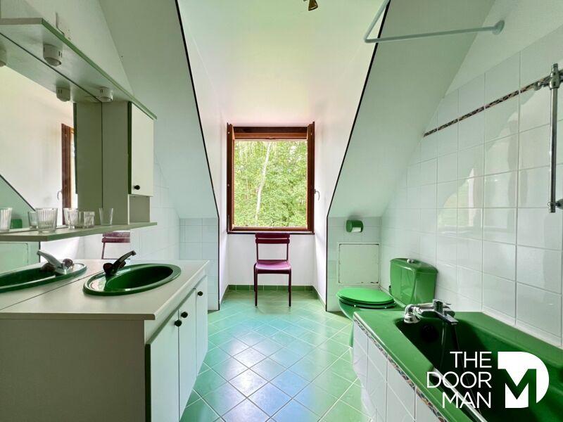 Propriété - 300 m² - 9 pièces