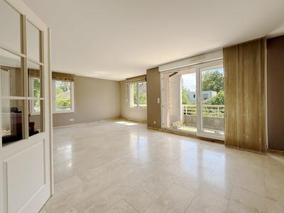 Appartement - 120 m² - 5 pièces