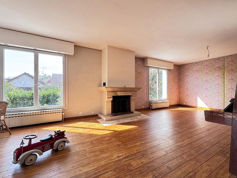 Maison - 198 m² - 9 pièces