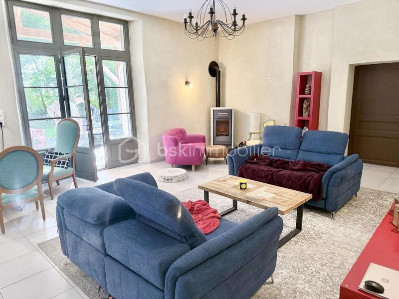 Demeure - 641 m² - 17 pièces