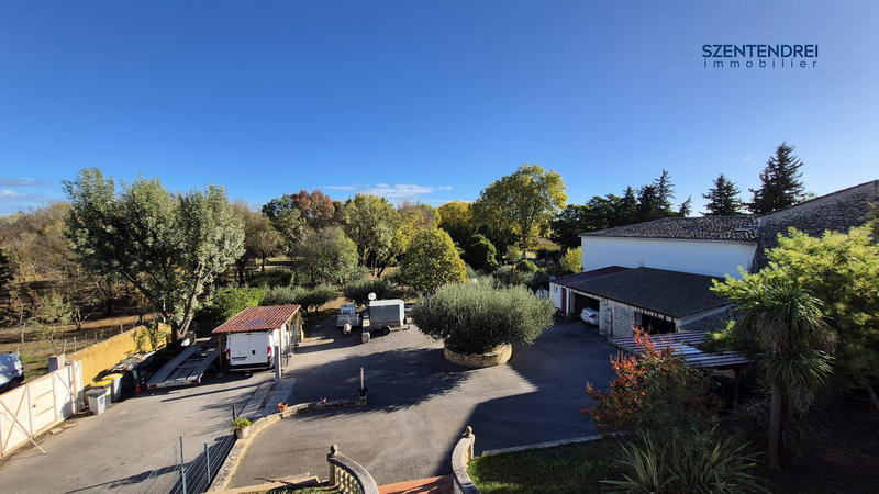 Villa - 366 m² - 12 pièces