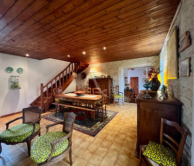 Maison - 181 m² - 9 pièces