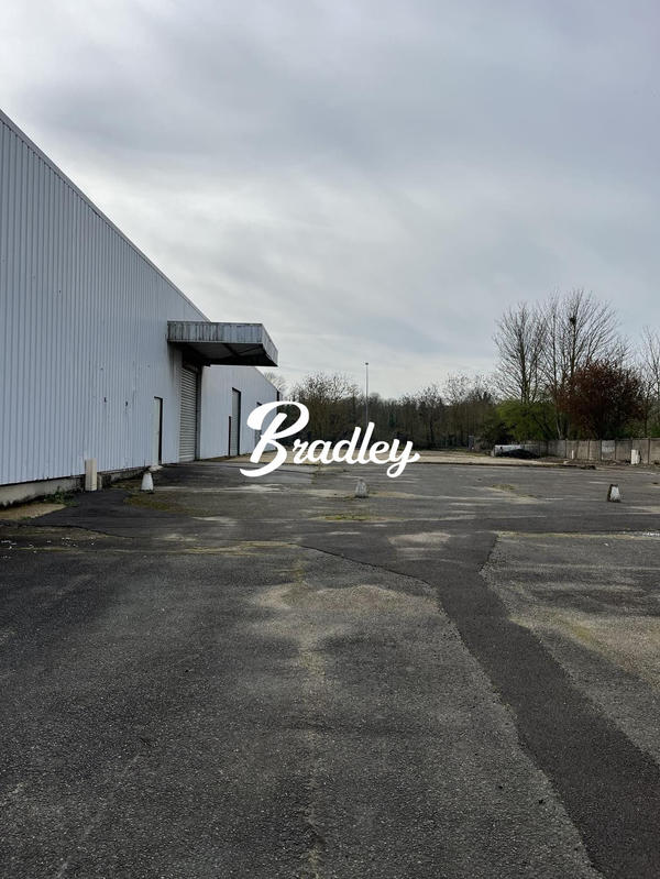 Entrepôt - 3 334 m²