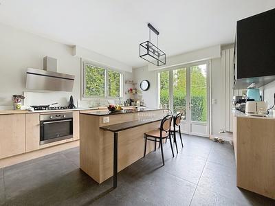 Maison - 300 m² - 10 pièces