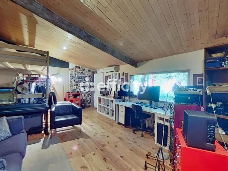 Maison - 200 m² - 6 pièces