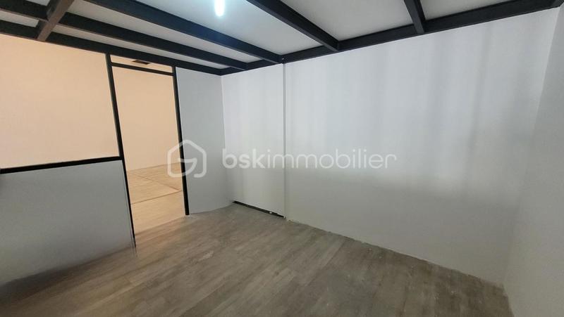 Local commercial - 140 m² - 6 pièces