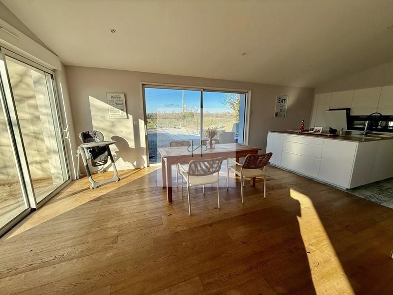 Maison - 257 m² - 8 pièces