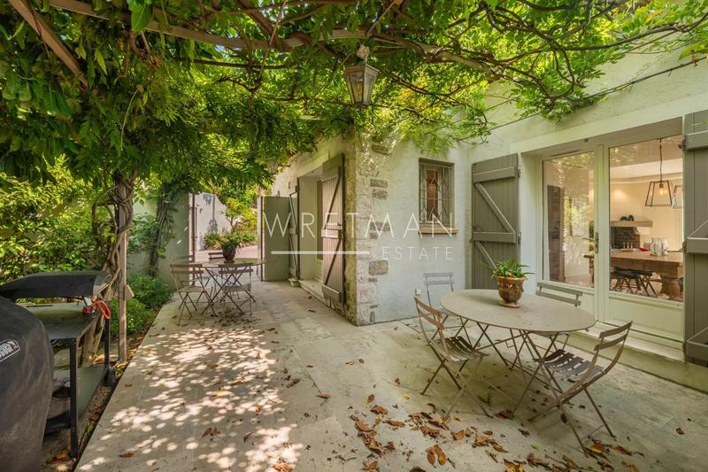 Villa - 319 m² - 7 pièces