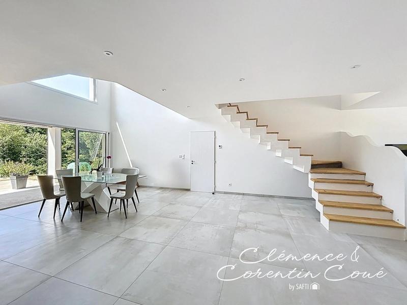 Maison - 186 m² - 6 pièces