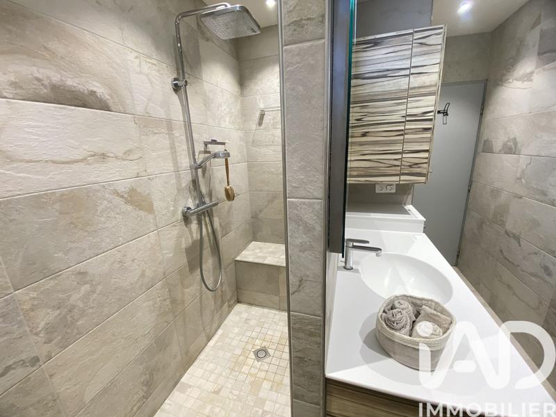 Maison - 99 m² - 5 pièces