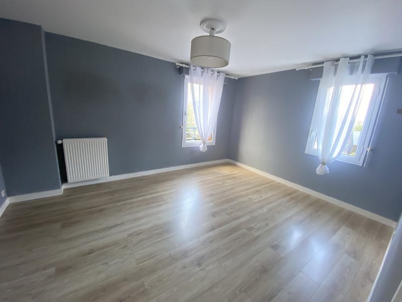 Maison - 239 m² - 10 pièces