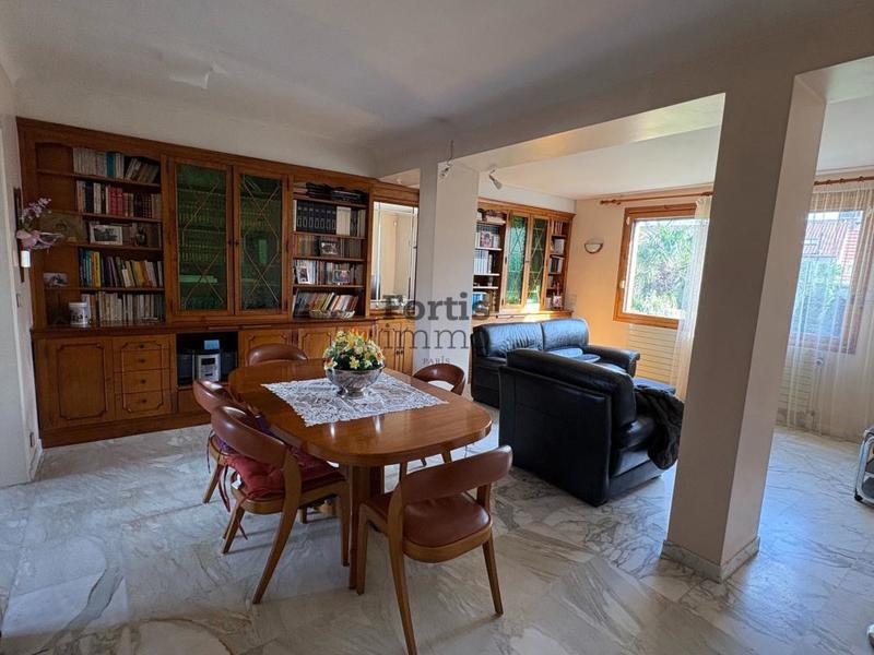 Maison - 265 m² - 8 pièces