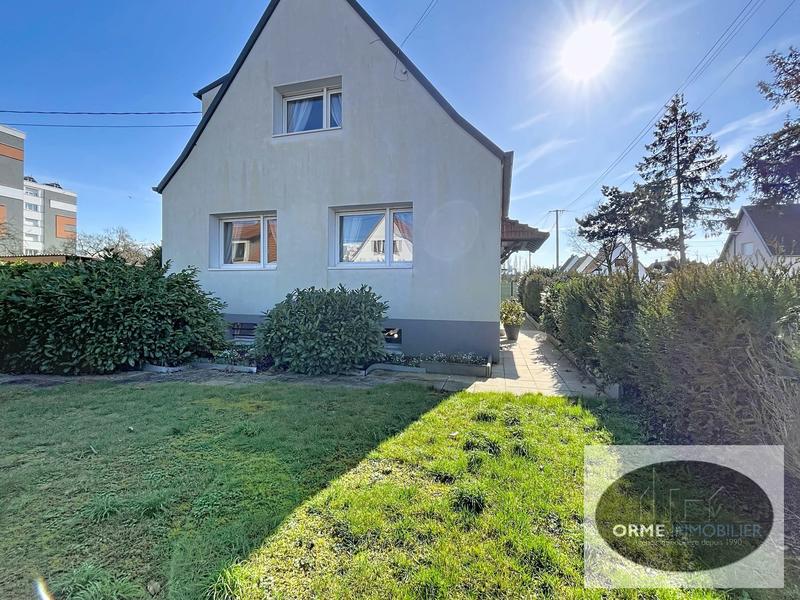 Maison traditionnelle - 110 m² - 5 pièces