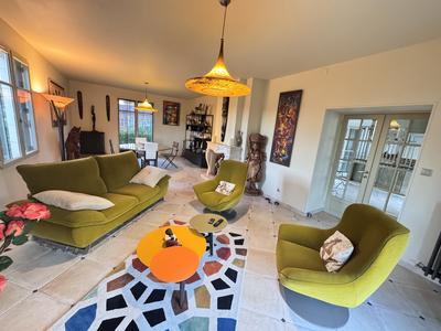 Maison traditionnelle - 195 m² - 6 pièces