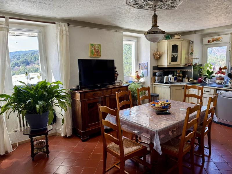 Maison - 137 m² - 7 pièces