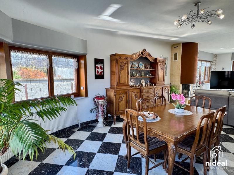 Maison - 185 m² - 8 pièces