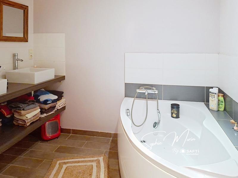 Maison - 111 m² - 4 pièces