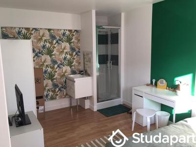 Chambre - 14 m² - 1 pièce