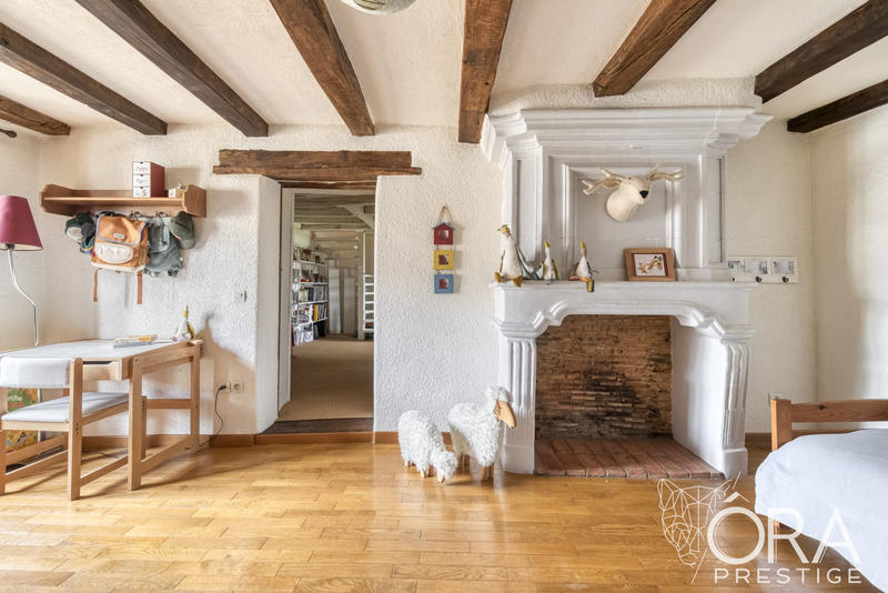 Maison ancienne - 233 m² - 8 pièces