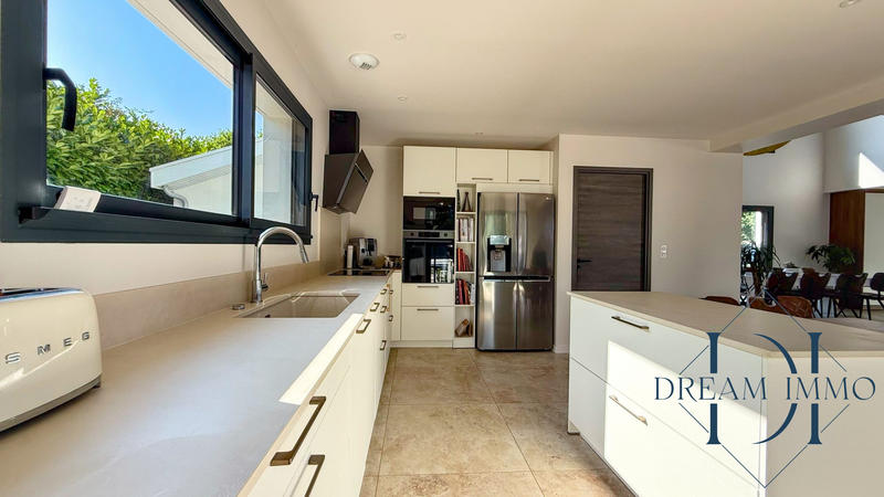 Maison contemporaine - 198 m² - 7 pièces