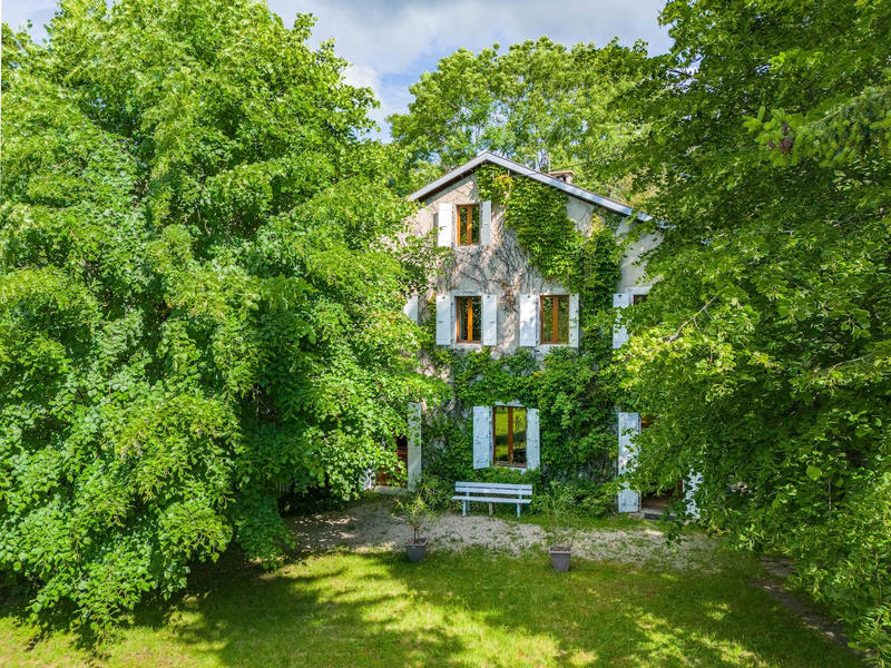 Maison - 197 m² - 7 pièces