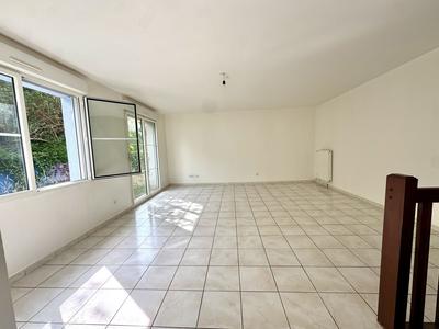 Maison traditionnelle - 108 m² - 6 pièces