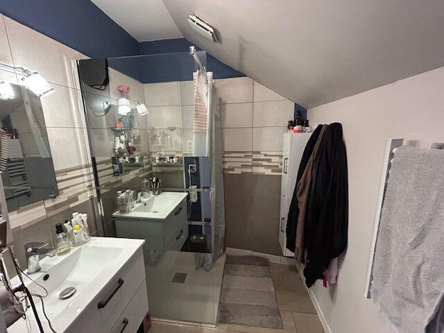 Maison - 122 m² - 7 pièces